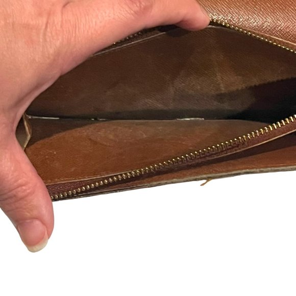 Authentic Louis Vuitton Monogram Canvas Sarah Wallet Date Code: 8911AN - Picture 12 of 16